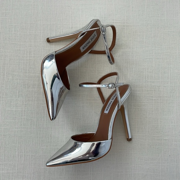 Steve Madden Pizzel Silver Pointy Toe Heels - Picture 3 of 8